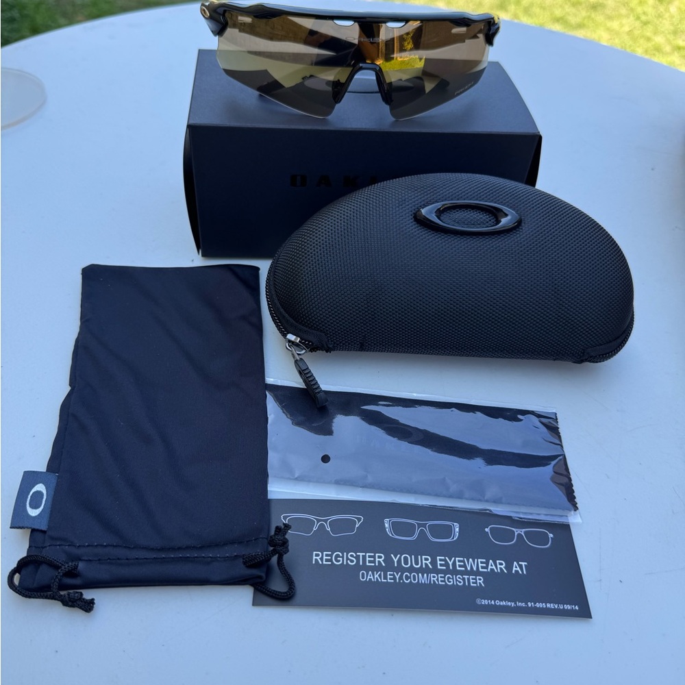 Oakley Sunglasses with Black Frame and Case